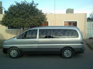 Hyundai H1 Mini Bus 12 Pas. (Bicolor)