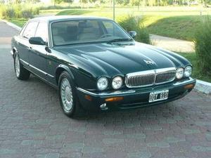 Jaguar Xj8