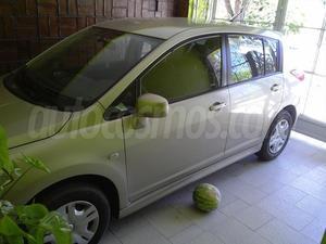 Nissan Tiida Hatchback Hatchback Visia